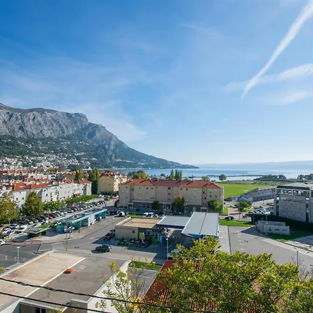 Apartment Zdravko Omis Exterior photo